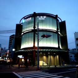 阪神九条駅西口駅舎夜景